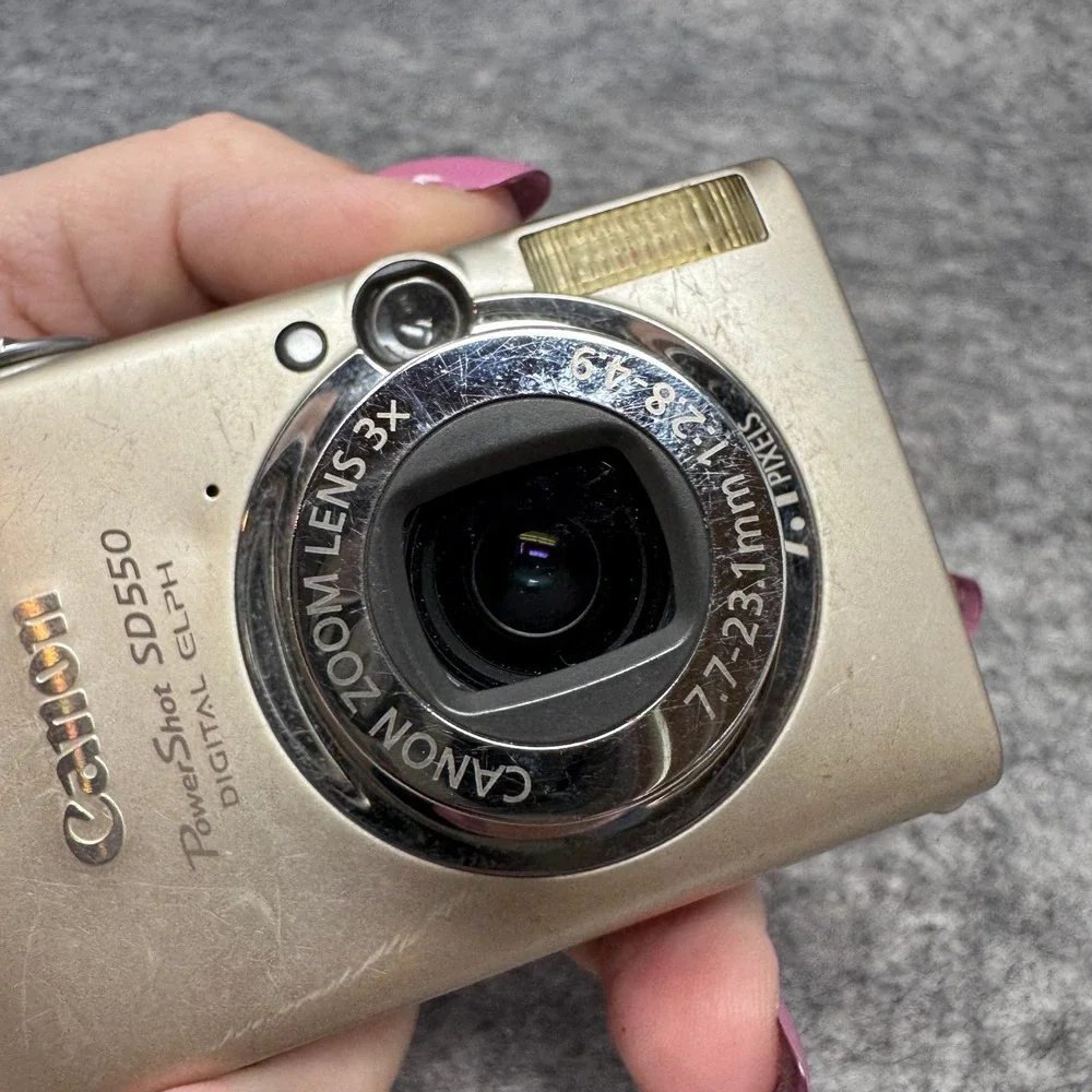 Canon Digital Camera PowerShot SD550 Digital ELPH 7.1MP Y2K Retro Compact Silver